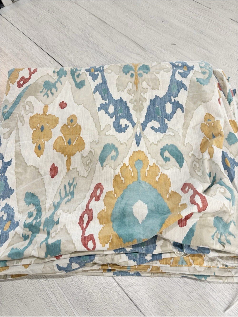 POTTERY BARN Multicolor Ikat Print SARINA Organic Cotton Duvet Cover 108” X 92”.